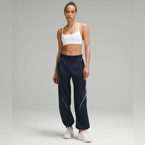 Lululemon Athletica - License to Train Mid-Rise Lightweight Jogger - True Navy